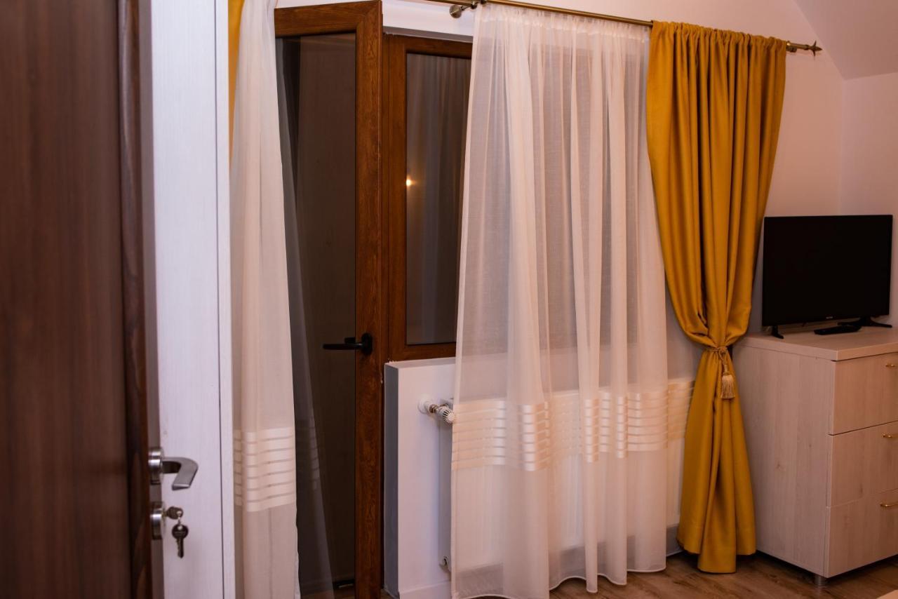 Casuta Doi Ponei Villa Buşteni Buitenkant foto